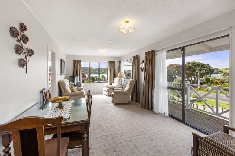 Photo of property in 51 Wallis Street, Raglan, 3225