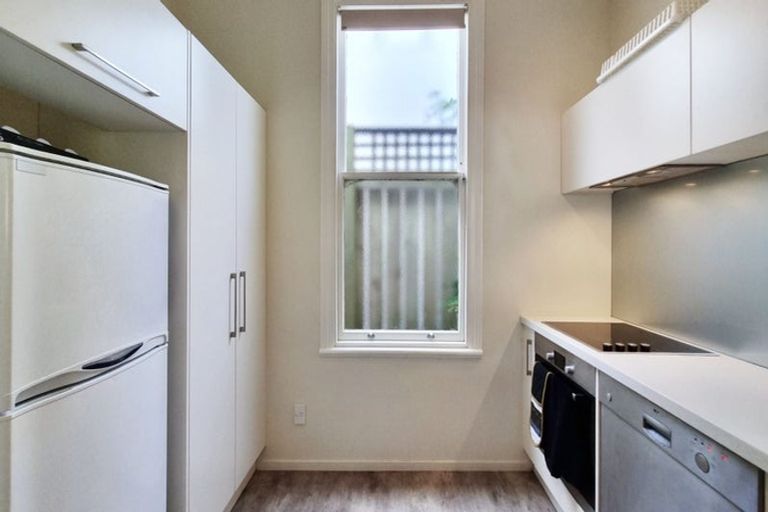 Photo of property in 16 Lawrence Street, Newtown, Wellington, 6021