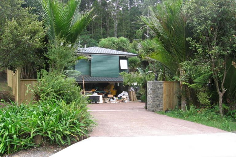 Photo of property in 16 Valley Road, Titirangi, Auckland, 0604