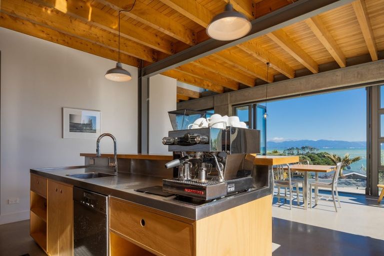 Photo of property in 30 Victoria Road, Stepneyville, Nelson, 7010