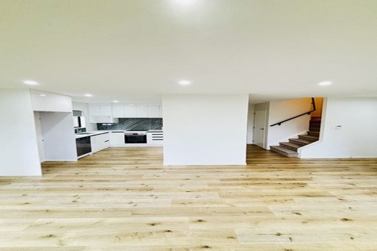 Photo of property in 1/2 Smiths Avenue, Papakura, 2110