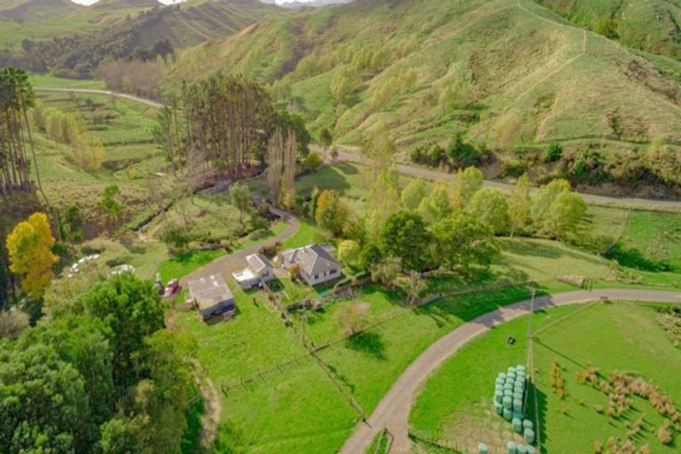 Photo of property in 587 Pa Valley Road, Alfredton, Eketahuna, 4993