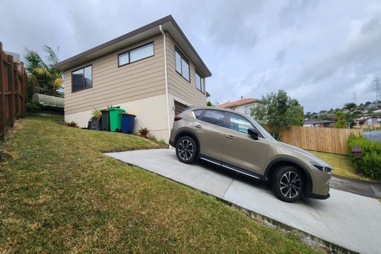 Photo of property in 2 Broadfield Street, Massey, Auckland, 0614