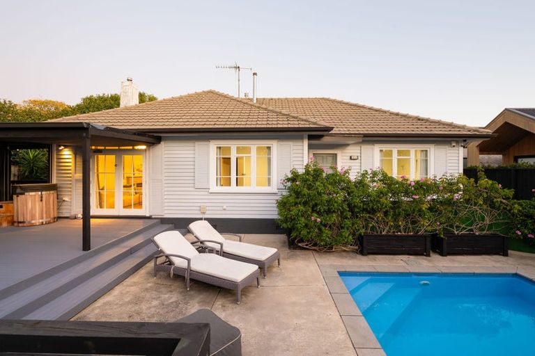 Photo of property in 6 Strowan Avenue, Fairfield, Hamilton, 3214