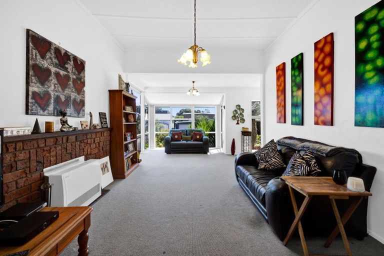 Photo of property in 44 Gilbert Street, New Plymouth, 4310