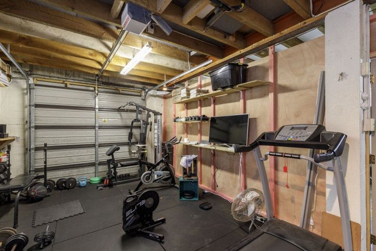 Photo of property in 29 Barrett Street, Westown, New Plymouth, 4310