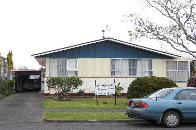 Photo of property in 52 Nevada Drive, Merrilands, New Plymouth, 4312