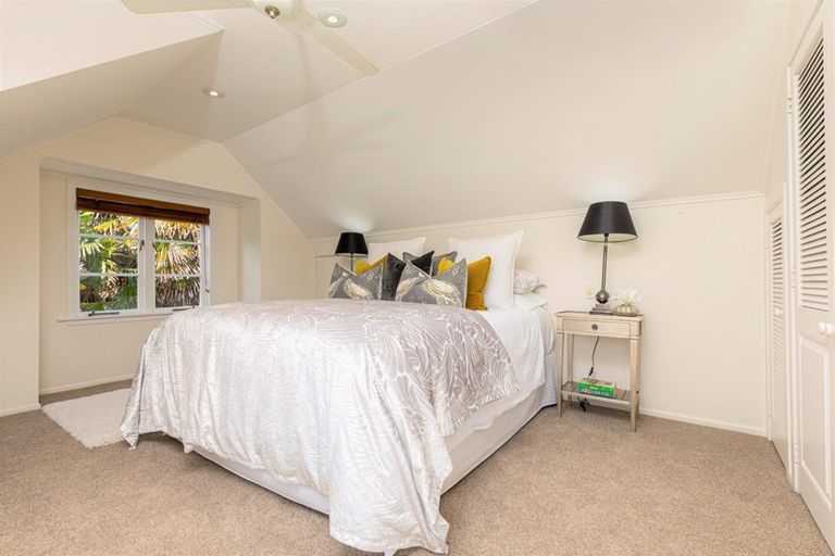 Photo of property in 8 Frieston Road, Milford, Auckland, 0620