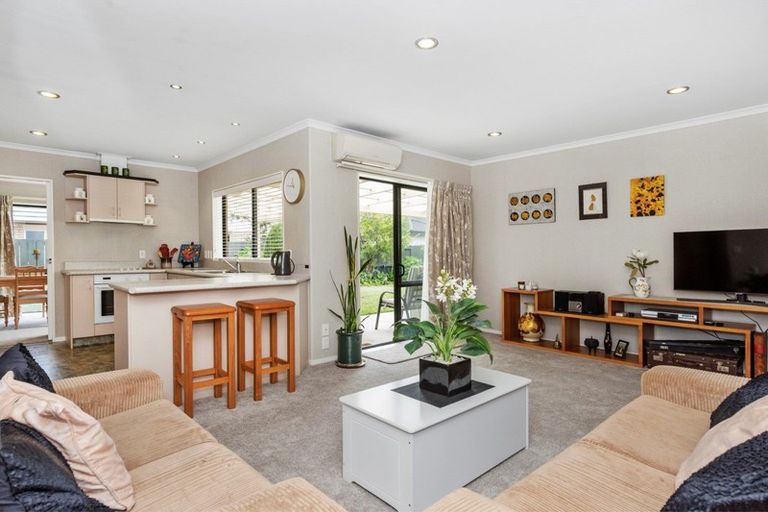 Photo of property in 323 Grenada Street, Papamoa Beach, Papamoa, 3118