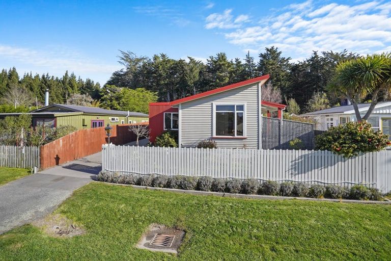 Photo of property in 17 Kiwi Avenue, Waikuku Beach, 7473