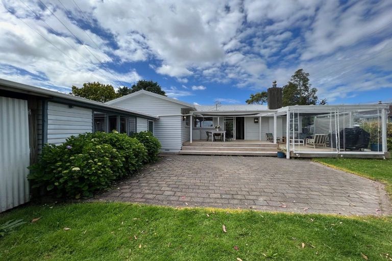 Photo of property in 82 Glen Marine Parade, Glendene, Auckland, 0602