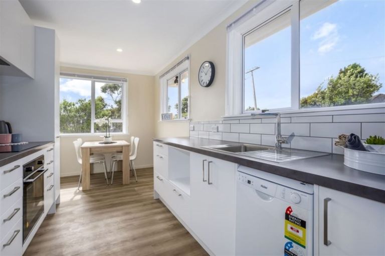Photo of property in 18 Gear Terrace, Ranui, Porirua, 5024