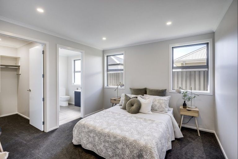 Photo of property in 18 Whangaehu Place, Te Awa, Napier, 4110