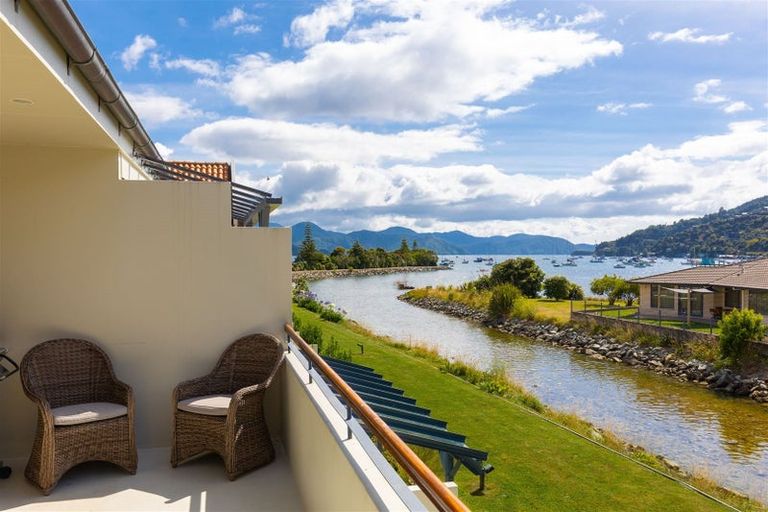 Photo of property in 3/45 Beach Road, Waikawa, Picton, 7220