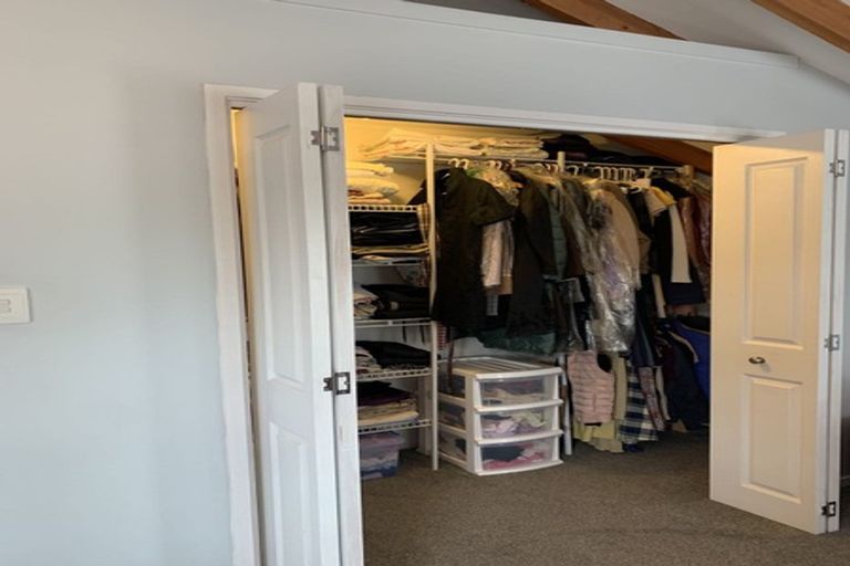 Photo of property in 10 Peterhouse Place, West Harbour, Auckland, 0618