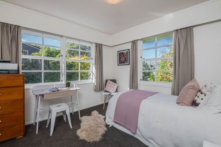 Photo of property in 11 Goddard Grove, Churton Park, Wellington, 6037