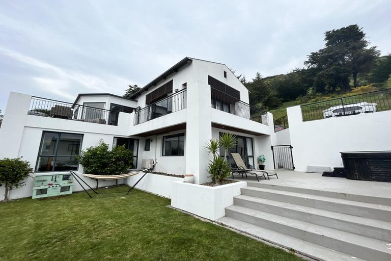 Photo of property in 10a Dalefield Drive, Cashmere, Christchurch, 8022