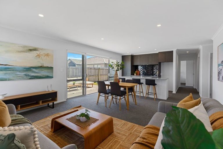 Photo of property in 52 Crown Street, Papamoa, 3118