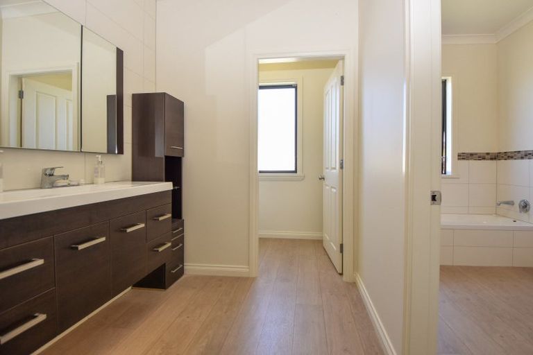 Photo of property in 39 Armstrong Avenue, Carterton, 5713