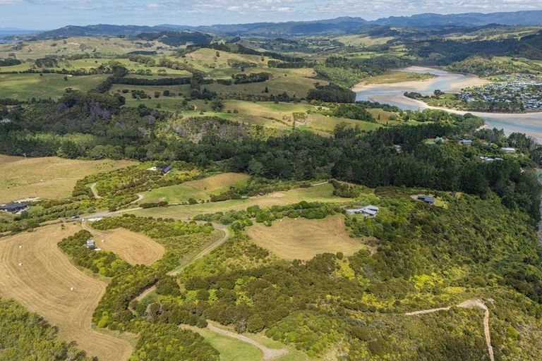 Photo of property in 404 Lees Road, Hahei, Whitianga, 3591