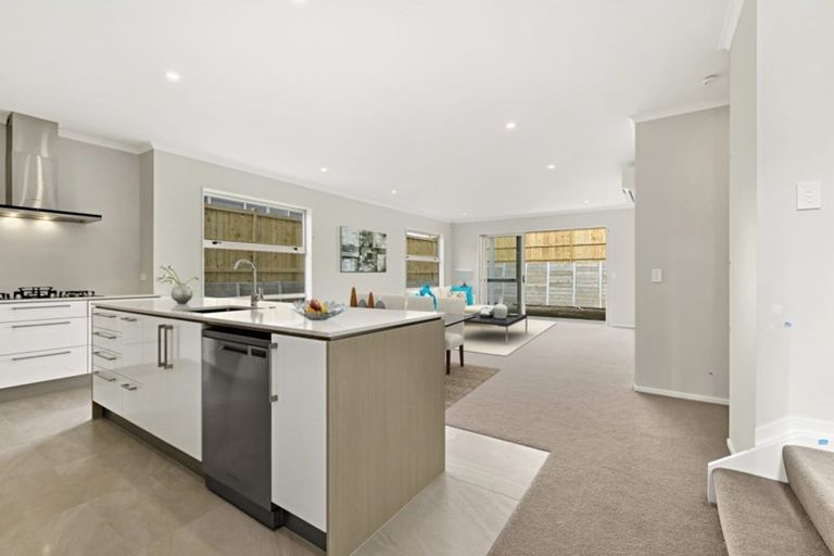 Photo of property in 4 Leggett Lane, Red Beach, 0932