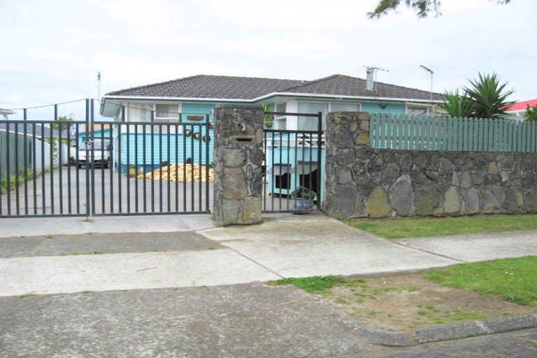 Photo of property in 5 Convair Crescent, Mangere, Auckland, 2022