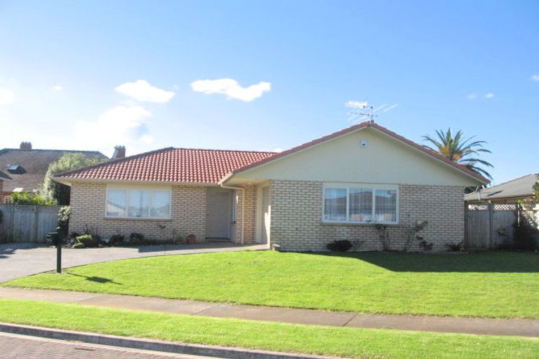 Photo of property in 33 Montilla Place, Manurewa, Auckland, 2102
