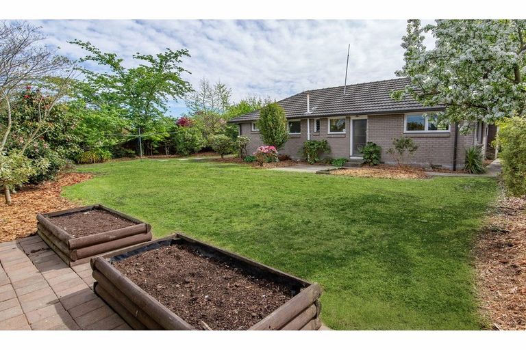 Photo of property in 32 Horton Place, Avondale, Christchurch, 8061