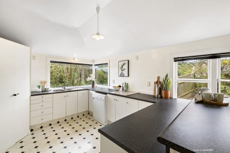 Photo of property in 34 Mandalay Terrace, Khandallah, Wellington, 6035