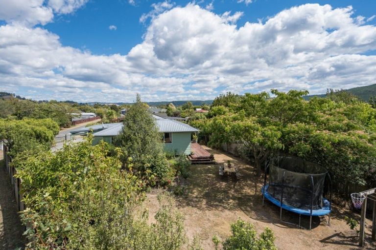 Photo of property in 2 Franklyn Close, Wakefield, 7025