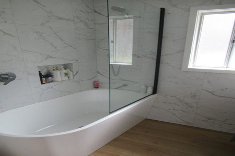 Photo of property in 57 Miromiro Road, Normandale, Lower Hutt, 5010