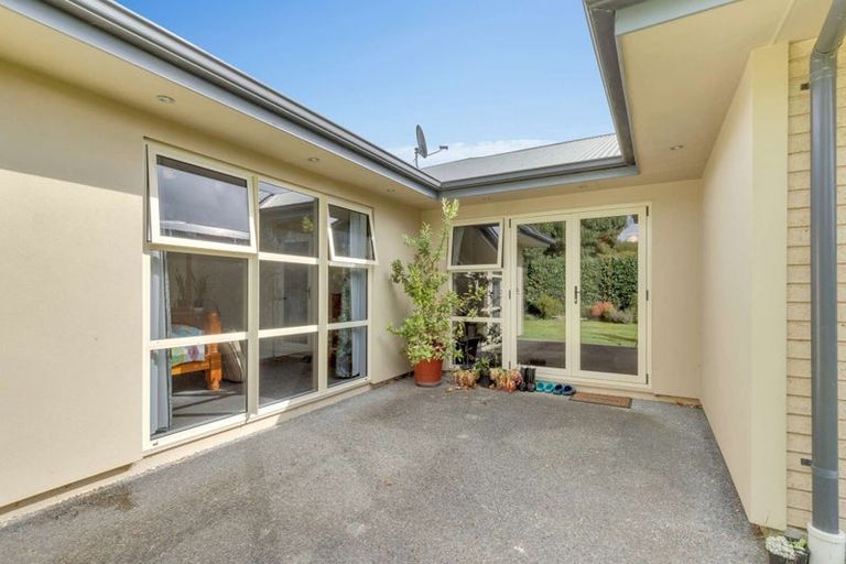 Photo of property in 12 Ruru Place, Levin, 5510