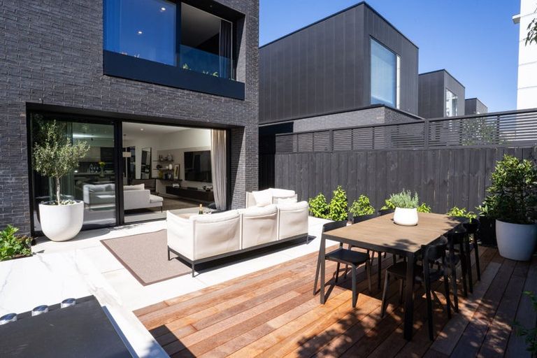 Photo of property in 9 Hewitts Road, Merivale, Christchurch, 8014