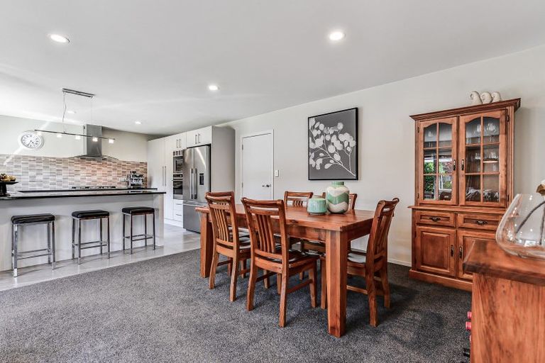 Photo of property in 20 Whitney Place, Rototuna North, Hamilton, 3210