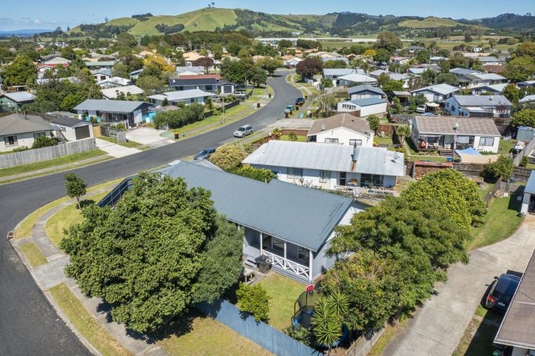 Photo of property in 1 Belray Place, Papamoa Beach, Papamoa, 3118