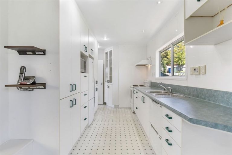 Photo of property in 70 Marlborough Avenue, Glenfield, Auckland, 0629