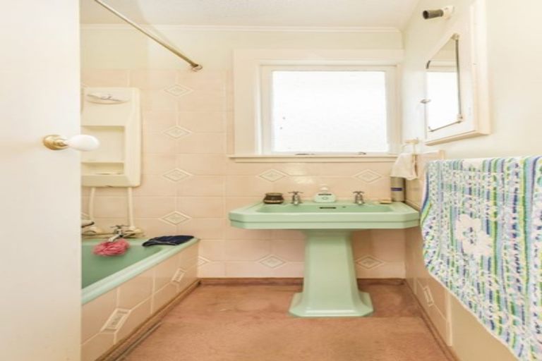 Photo of property in 15 Main Road, Tawa, Wellington, 5028