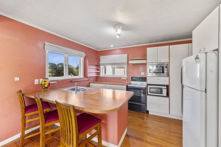 Photo of property in 84 Masefield Avenue, Maraenui, Napier, 4110