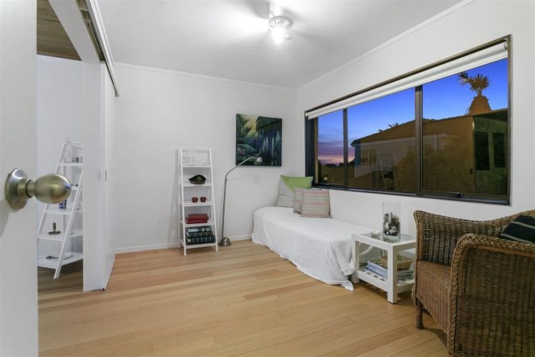 Photo of property in 1/72 Gulf View Road, Murrays Bay, Auckland, 0630