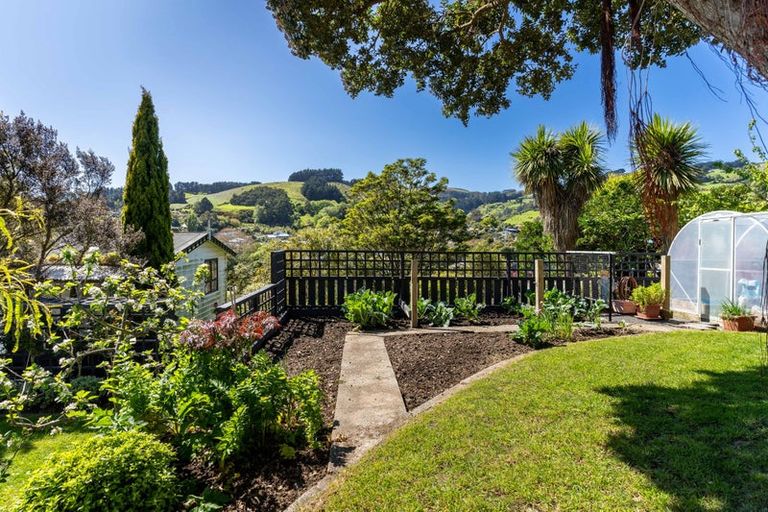 Photo of property in 40 Marine Parade, Macandrew Bay, Dunedin, 9014