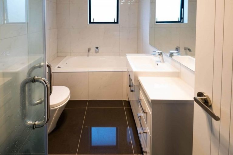 Photo of property in 10 Veneta Close, Flat Bush, Auckland, 2019