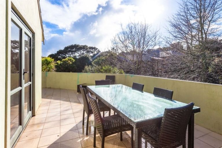 Photo of property in 90d Atkinson Road, Titirangi, Auckland, 0604