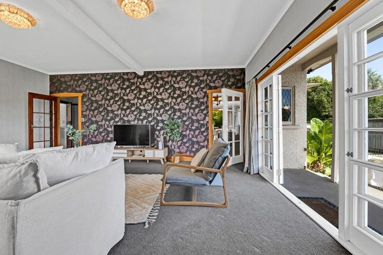 Photo of property in 168 Brooklands Road, Vogeltown, New Plymouth, 4310