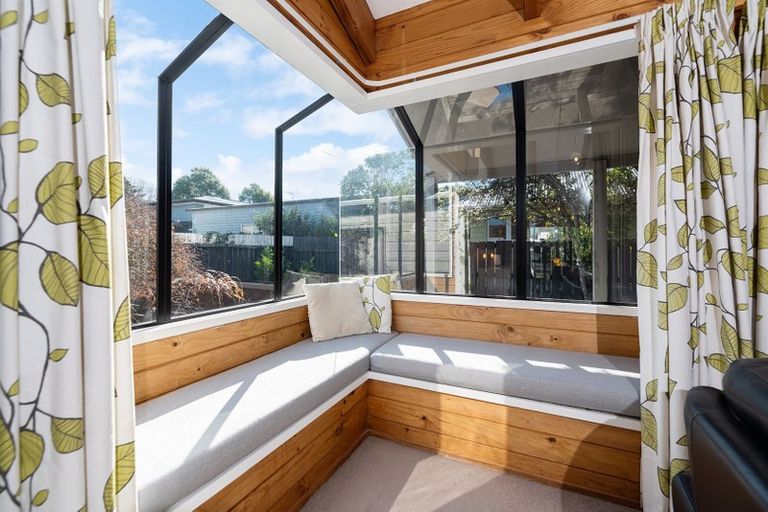 Photo of property in 2/19 Becroft Drive, Forrest Hill, Auckland, 0620