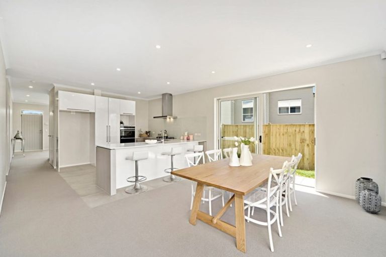 Photo of property in 13 Kukuwai Avenue, Red Beach, 0932