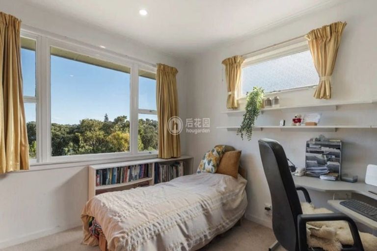Photo of property in 5 Churchill Road, Murrays Bay, Auckland, 0630
