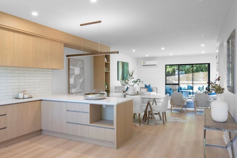 Photo of property in 1 Rengarenga Rise, Fairview Heights, Auckland, 0632