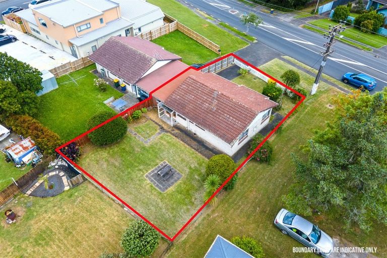 Photo of property in 2/558 Swanson Road, Ranui, Auckland, 0612