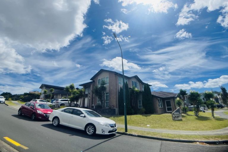 Photo of property in 1 Kenley Heights, Flat Bush, Auckland, 2016