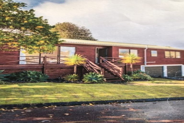 Photo of property in 5 San Bernadino Drive, Henderson, Auckland, 0612